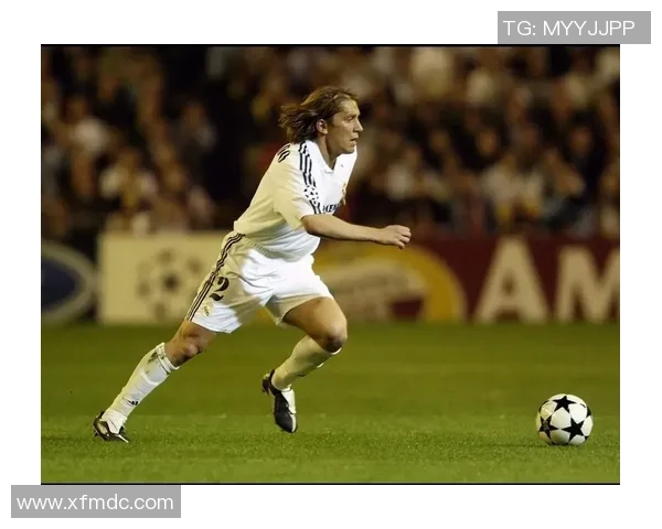 克隆足球巨星引发赛场风暴虚拟与现实交织上演巅峰对决